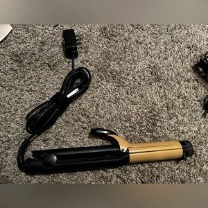 CHI curling iron used once
